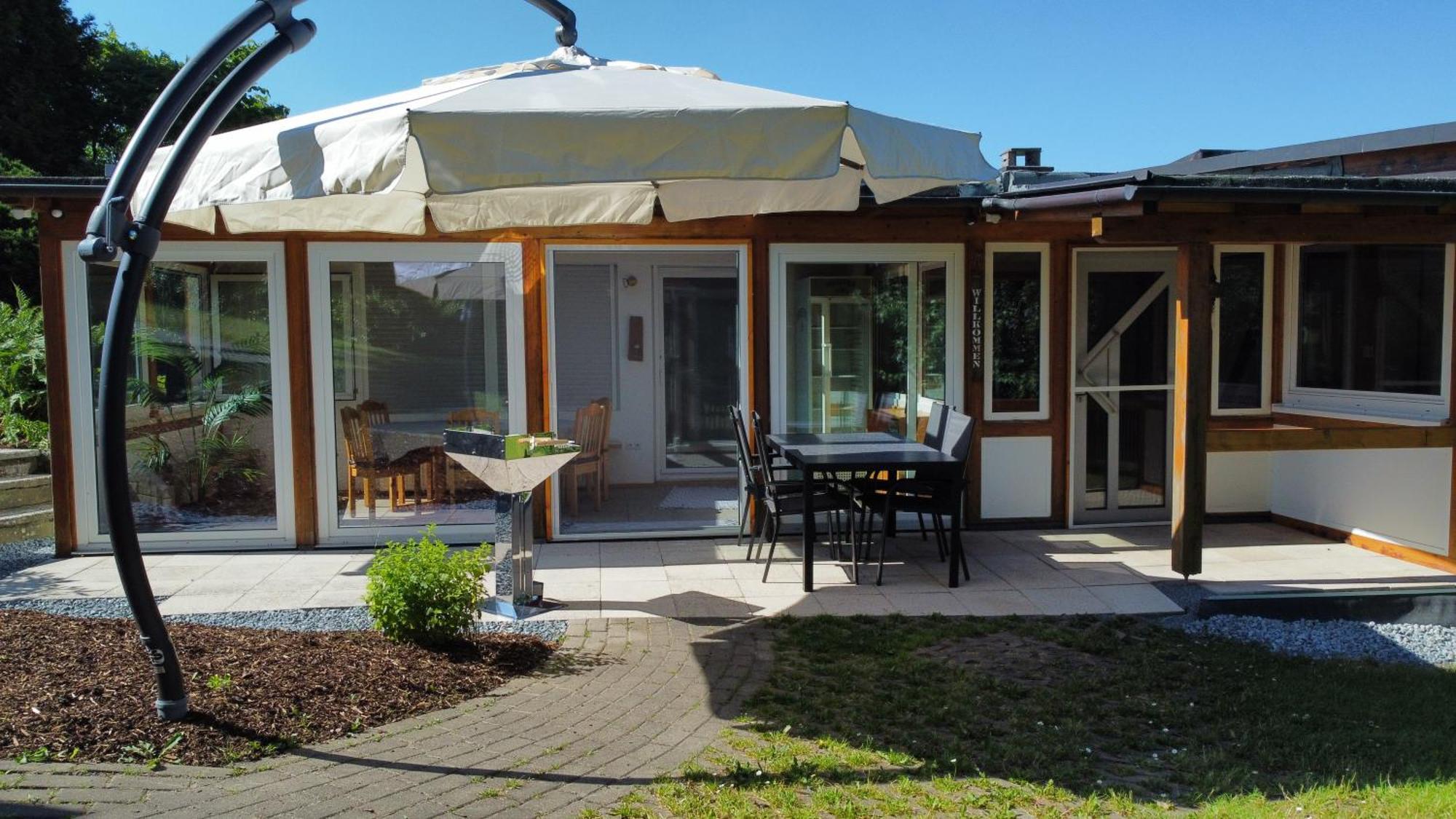 Ferienhaus Berghausen Am Hennesee Мешеде Екстериор снимка