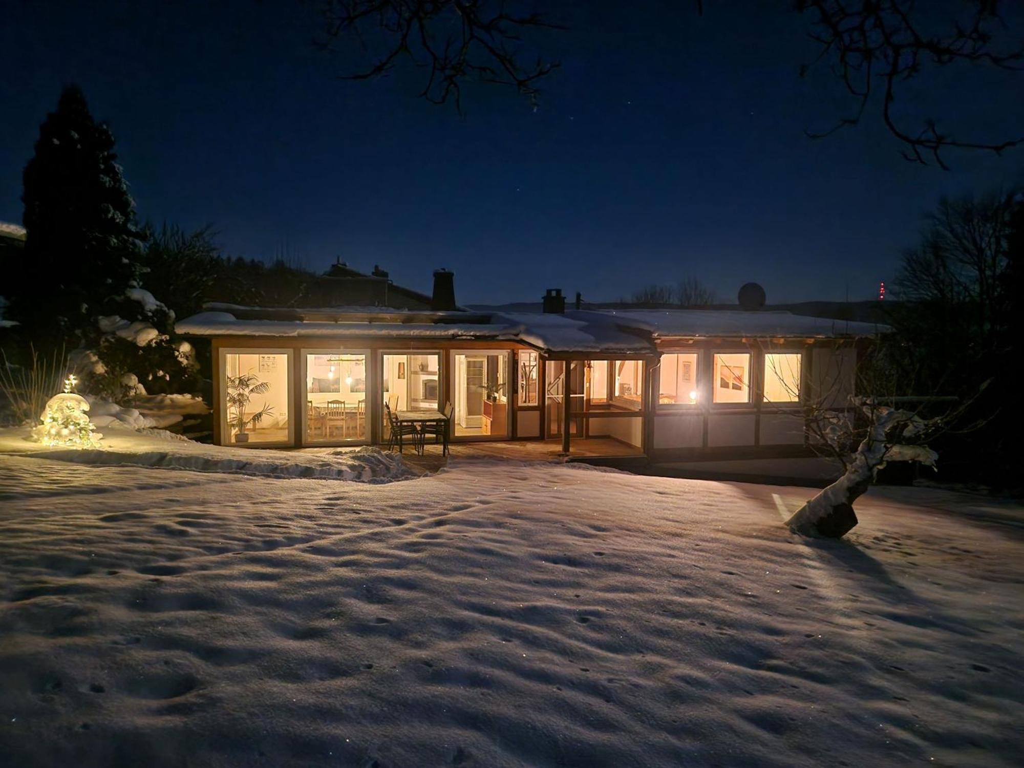 Ferienhaus Berghausen Am Hennesee Мешеде Екстериор снимка
