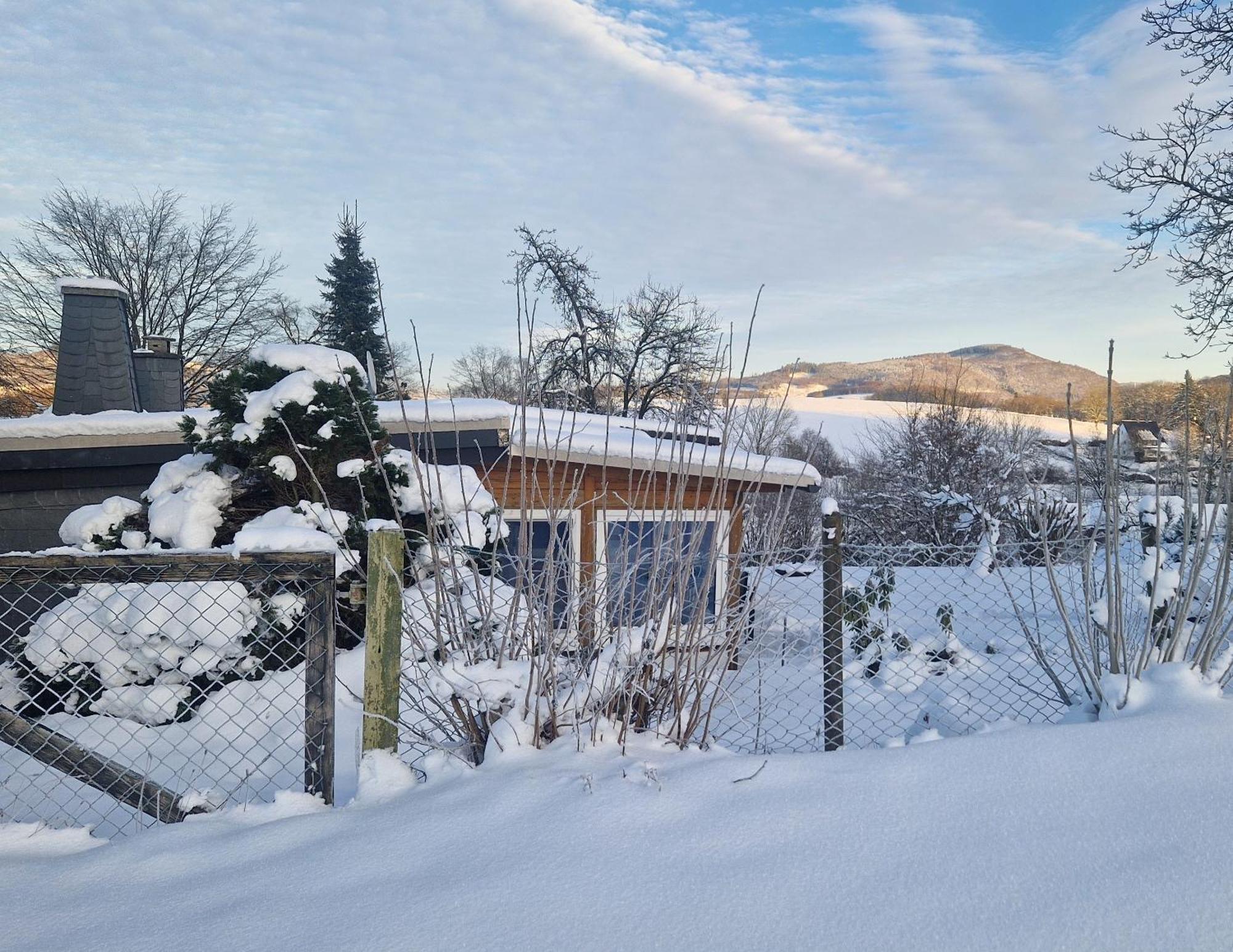 Ferienhaus Berghausen Am Hennesee Мешеде Екстериор снимка